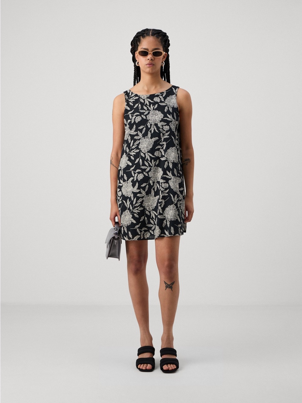Abercrombie & Fitch | Black Floral Open Back Mini Dress - Size MT